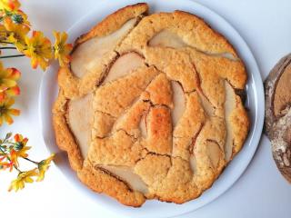 Torta al grano Khorasan con pere e cannella